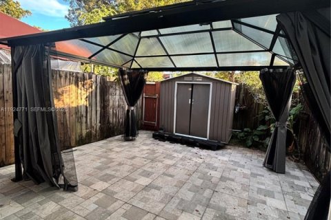 Снять в аренду кондоминиум в Майами, Флорида 2 спальни, 105.91м2, № 1982819 - фото 13