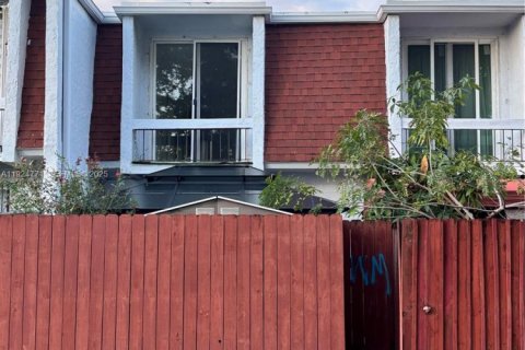 Снять в аренду кондоминиум в Майами, Флорида 2 спальни, 105.91м2, № 1982819 - фото 22