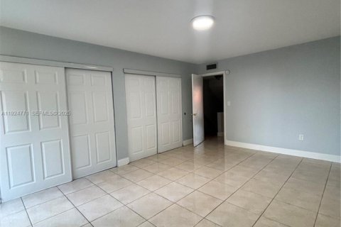 Снять в аренду кондоминиум в Майами, Флорида 2 спальни, 105.91м2, № 1982819 - фото 16