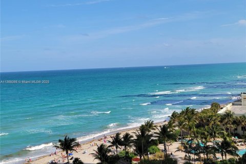 Copropriété à louer à Hollywood, Floride: 2 chambres, 115.94 m2 № 1506269 - photo 4