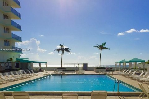 Copropriété à louer à Hollywood, Floride: 2 chambres, 115.94 m2 № 1506269 - photo 27