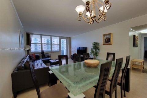 Copropriété à louer à Hollywood, Floride: 2 chambres, 115.94 m2 № 1506269 - photo 13