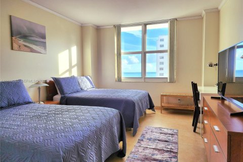 Снять в аренду кондоминиум в Холливуд, Флорида 2 спальни, 115.94м2, № 1506269 - фото 23