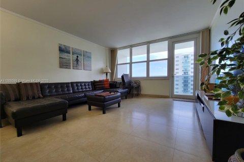 Copropriété à louer à Hollywood, Floride: 2 chambres, 115.94 m2 № 1506269 - photo 5