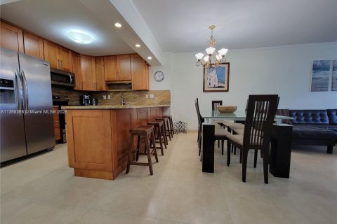Copropriété à louer à Hollywood, Floride: 2 chambres, 115.94 m2 № 1506269 - photo 12
