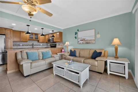 Condo in Indian Rocks Beach, Florida, 1 bedroom  № 2417023 - photo 8