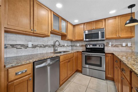 Condo in Indian Rocks Beach, Florida, 1 bedroom  № 2417023 - photo 13