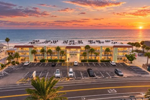 Condo in Indian Rocks Beach, Florida, 1 bedroom  № 2417023 - photo 26