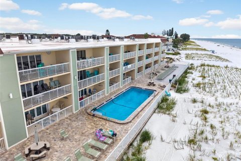 Condo in Indian Rocks Beach, Florida, 1 bedroom  № 2417023 - photo 18