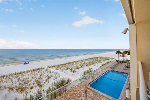 Condo in Indian Rocks Beach, Florida, 1 bedroom  № 2417023 - photo 20