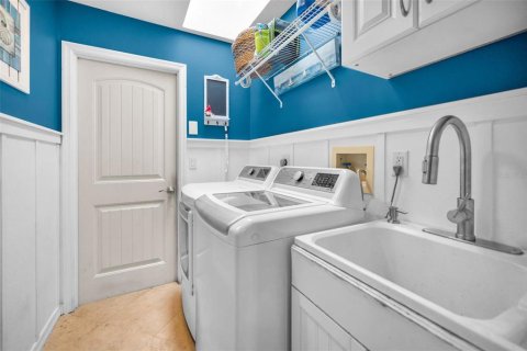 Casa en venta en New Port Richey, Florida, 3 dormitorios, 172.43 m2 № 1910930 - foto 28