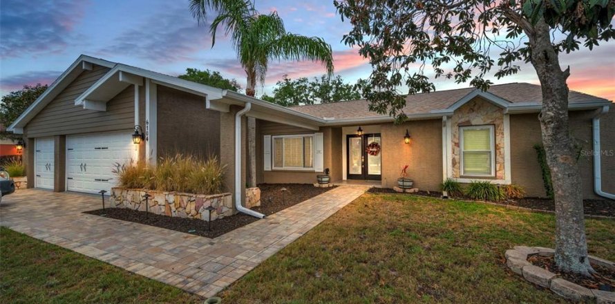 Casa en New Port Richey, Florida 3 dormitorios, 172.43 m2 № 1910930