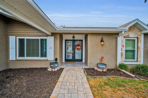 Casa en venta en New Port Richey, Florida, 3 dormitorios, 172.43 m2 № 1910930 - foto 3