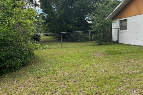 House in DeLand, Florida 3 bedrooms, 135.73 sq.m. № 2144212 - photo 4