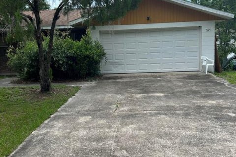 House in DeLand, Florida 3 bedrooms, 135.73 sq.m. № 2144212 - photo 2