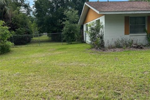 House in DeLand, Florida 3 bedrooms, 135.73 sq.m. № 2144212 - photo 5