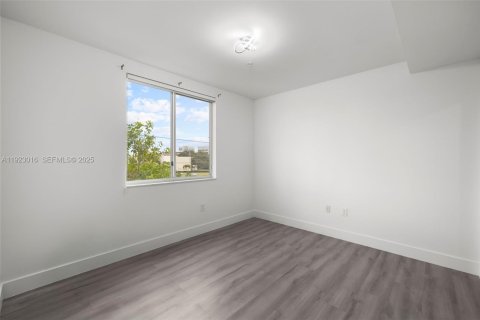 Condominio en alquiler en Miami, Florida, 2 dormitorios, 91.97 m2 № 1976608 - foto 20