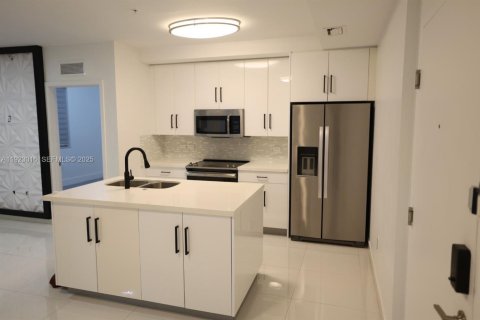 Copropriété à louer à Miami, Floride: 2 chambres, 91.97 m2 № 1976608 - photo 2