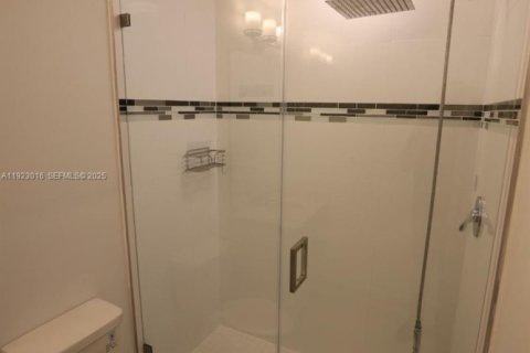 Copropriété à louer à Miami, Floride: 2 chambres, 91.97 m2 № 1976608 - photo 17