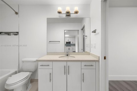 Condominio en alquiler en Miami, Florida, 2 dormitorios, 91.97 m2 № 1976608 - foto 22