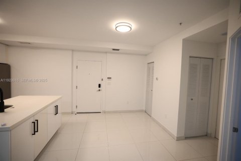 Copropriété à louer à Miami, Floride: 2 chambres, 91.97 m2 № 1976608 - photo 5