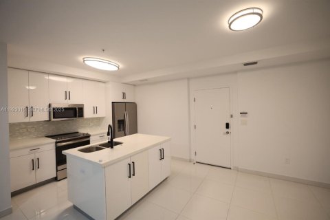 Copropriété à louer à Miami, Floride: 2 chambres, 91.97 m2 № 1976608 - photo 4