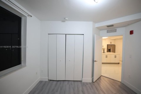 Copropriété à louer à Miami, Floride: 2 chambres, 91.97 m2 № 1976608 - photo 11