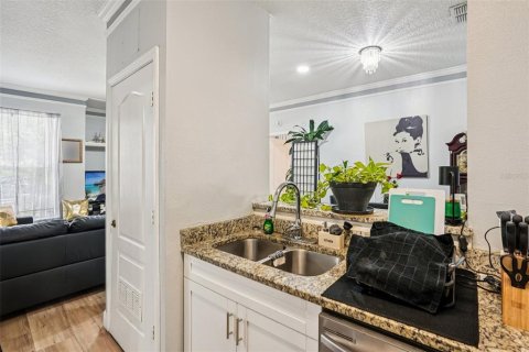Condominio en venta en Tampa, Florida, 2 dormitorios, 91.32 m2 № 2145341 - foto 11