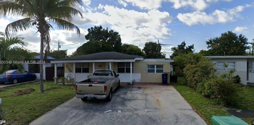 House in Miramar, Florida 3 bedrooms, 109.25 sq.m. № 1867921