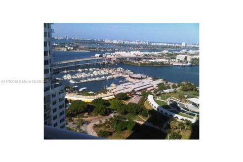 Condo in Miami, Florida  № 1863356 - photo 20