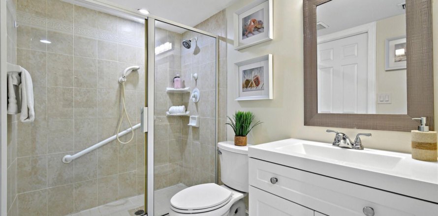 Condo in North Palm Beach, Florida, 2 bedrooms  № 1162974