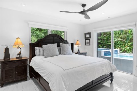 House in Coral Gables, Florida 3 bedrooms, 165.74 sq.m. № 1930539 - photo 13