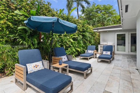 House in Coral Gables, Florida 3 bedrooms, 165.74 sq.m. № 1930539 - photo 7