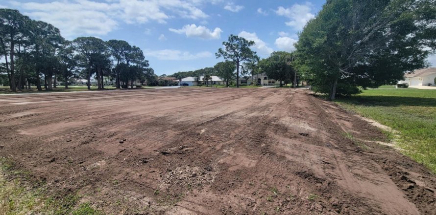 Terreno en Fort Pierce, Florida № 1217340