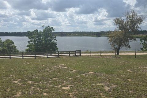 House in Frostproof, Florida 2 bedrooms, 69.68 sq.m. № 2114478
