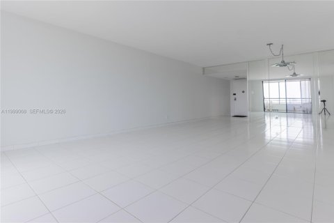 Copropriété à louer à Hallandale Beach, Floride: 2 chambres, 130.06 m2 № 2060781 - photo 6