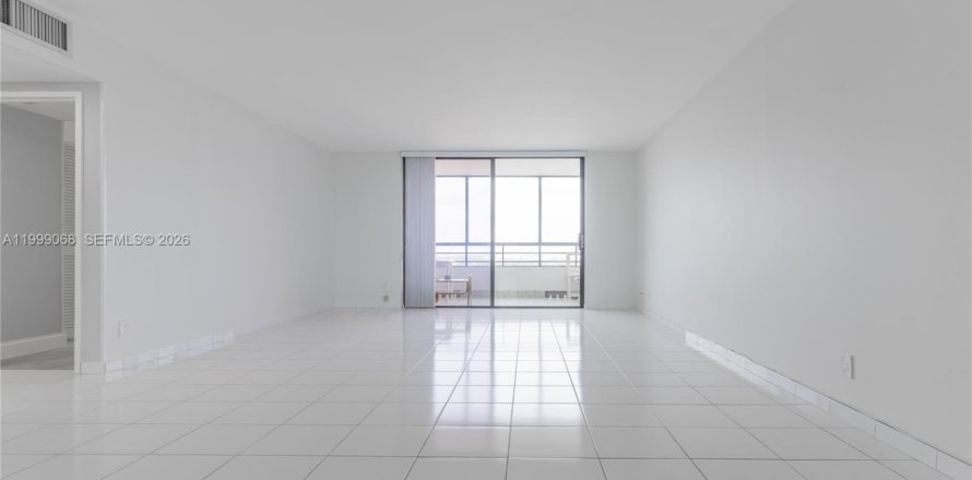 Condo à Hallandale Beach, Floride, 2 chambres  № 2060781