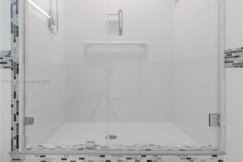 Copropriété à louer à Hallandale Beach, Floride: 2 chambres, 130.06 m2 № 2060781 - photo 24