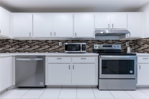 Copropriété à louer à Hallandale Beach, Floride: 2 chambres, 130.06 m2 № 2060781 - photo 10