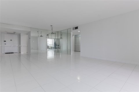 Copropriété à louer à Hallandale Beach, Floride: 2 chambres, 130.06 m2 № 2060781 - photo 5