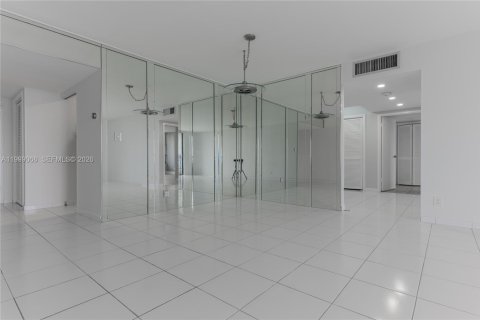 Copropriété à louer à Hallandale Beach, Floride: 2 chambres, 130.06 m2 № 2060781 - photo 4