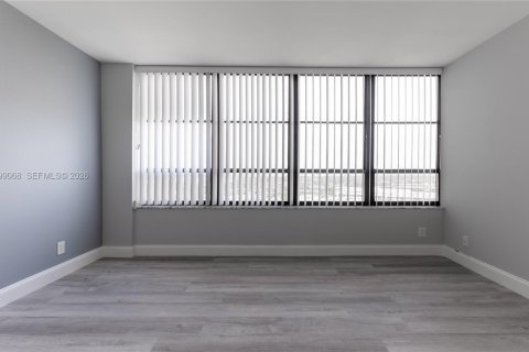 Copropriété à louer à Hallandale Beach, Floride: 2 chambres, 130.06 m2 № 2060781 - photo 28