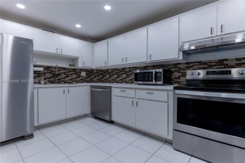 Copropriété à louer à Hallandale Beach, Floride: 2 chambres, 130.06 m2 № 2060781 - photo 8