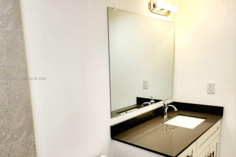 Copropriété à louer à Miami, Floride: 2 chambres № 2265274 - photo 13