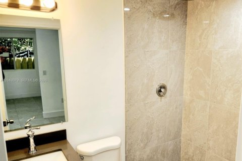 Copropriété à louer à Miami, Floride: 2 chambres № 2265274 - photo 8