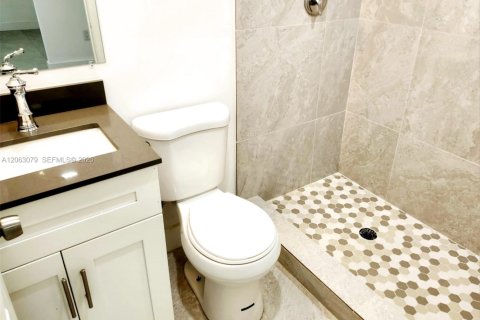 Copropriété à louer à Miami, Floride: 2 chambres № 2265274 - photo 6