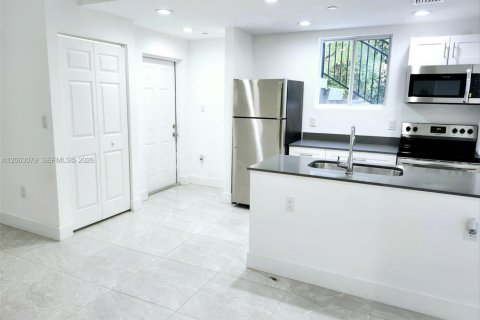 Copropriété à louer à Miami, Floride: 2 chambres № 2265274 - photo 3