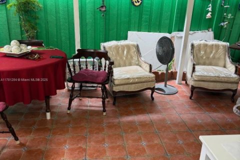 Condominio en venta en Hialeah, Florida, 3 dormitorios, 106.84 m2 № 1705557 - foto 6