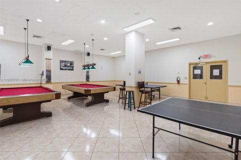 Condominio en venta en Sunny Isles Beach, Florida, 2 dormitorios, 118.45 m2 № 1994909 - foto 18