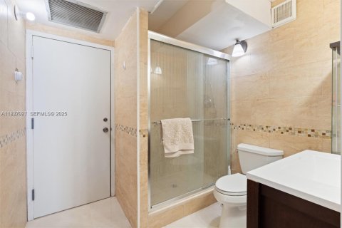 Condominio en venta en Sunny Isles Beach, Florida, 2 dormitorios, 118.45 m2 № 1994909 - foto 15